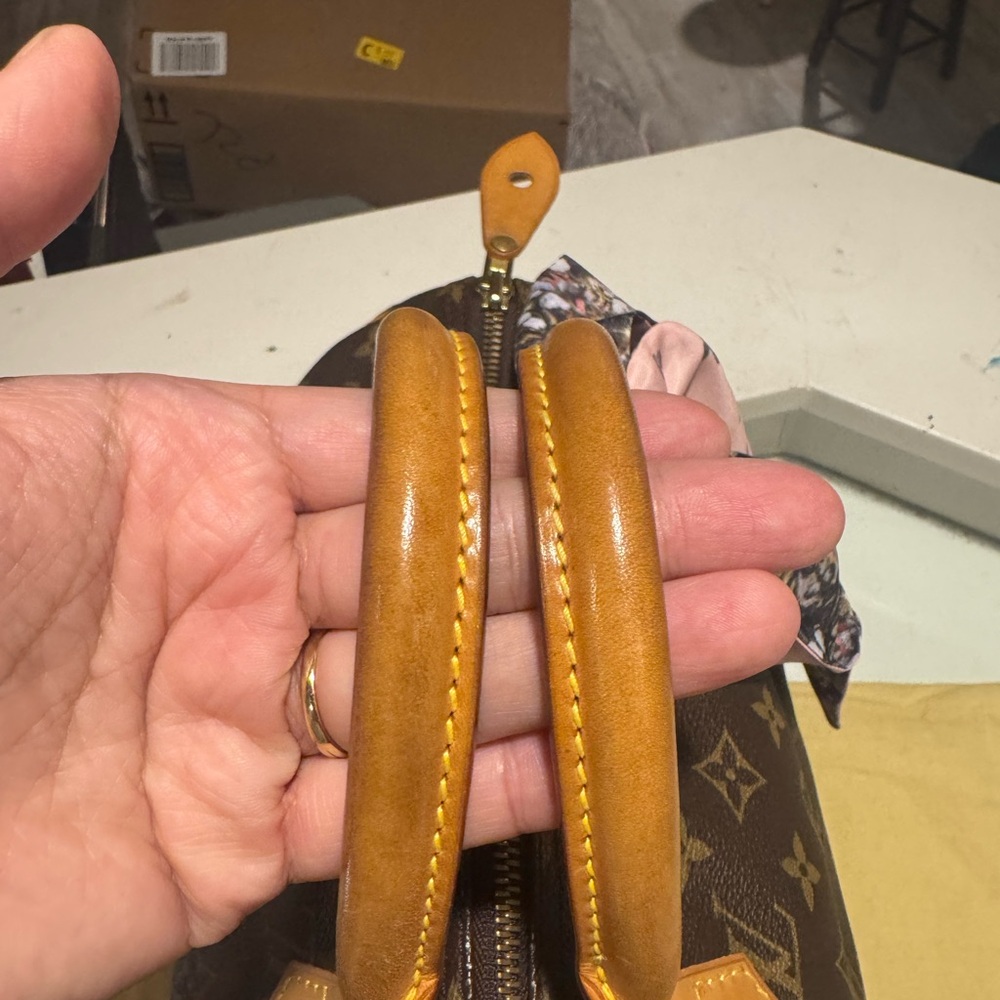 Louis Vuitton Monogram Speedy 30 - Picture 8 of 16